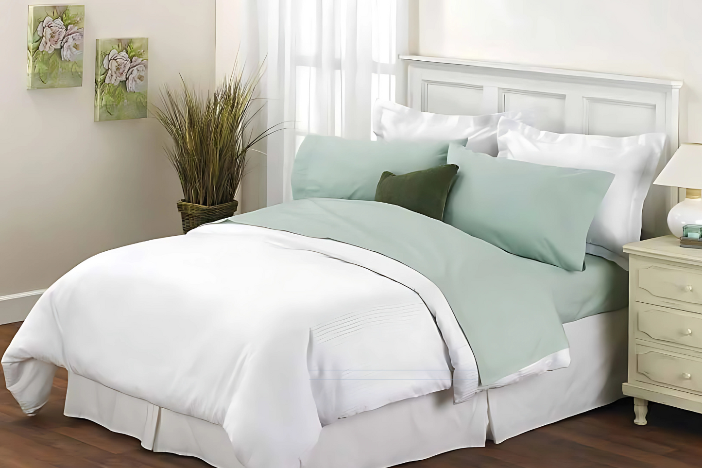 Healthcare Bed Sheet green Percale T180 Color CotPoly Thomaston on a bed