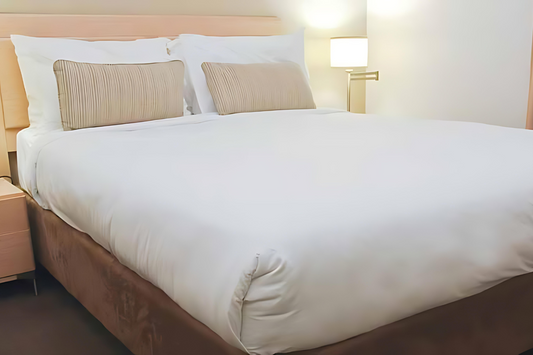 Hotel Bed White Percale T250 CottonPoly Royal Suite